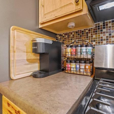 Charming Victorian Home - 2 Minutes To Downtown Lancaster Bagian luar foto