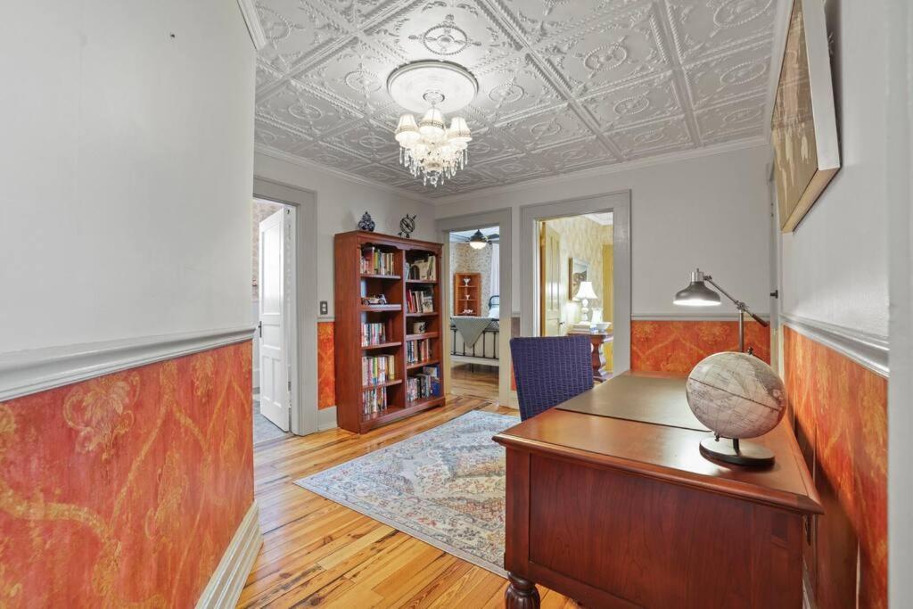 Charming Victorian Home - 2 Minutes To Downtown Lancaster Bagian luar foto