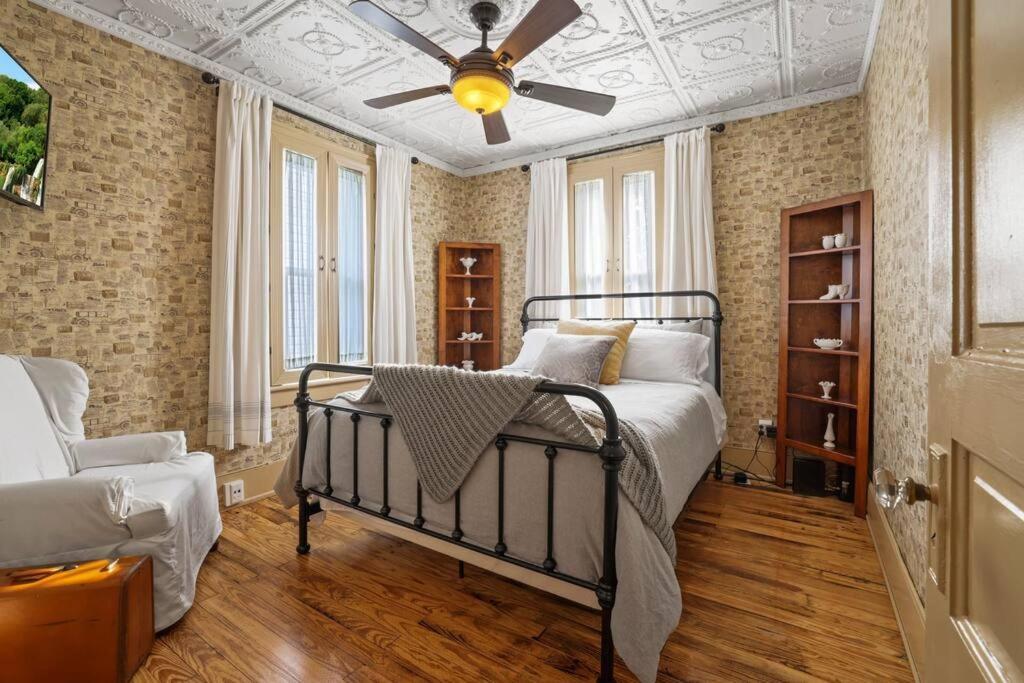 Charming Victorian Home - 2 Minutes To Downtown Lancaster Bagian luar foto