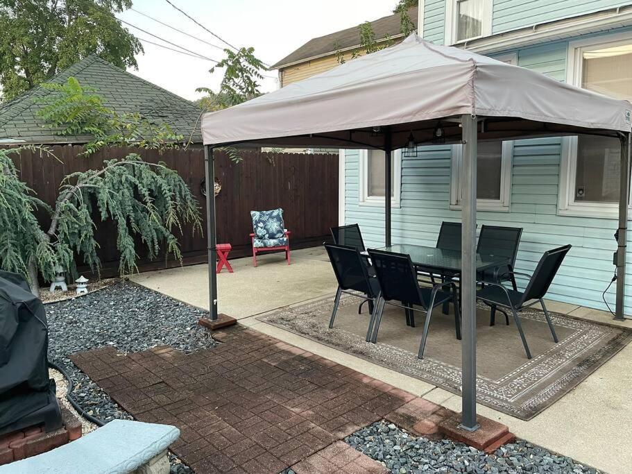 Charming Victorian Home - 2 Minutes To Downtown Lancaster Bagian luar foto