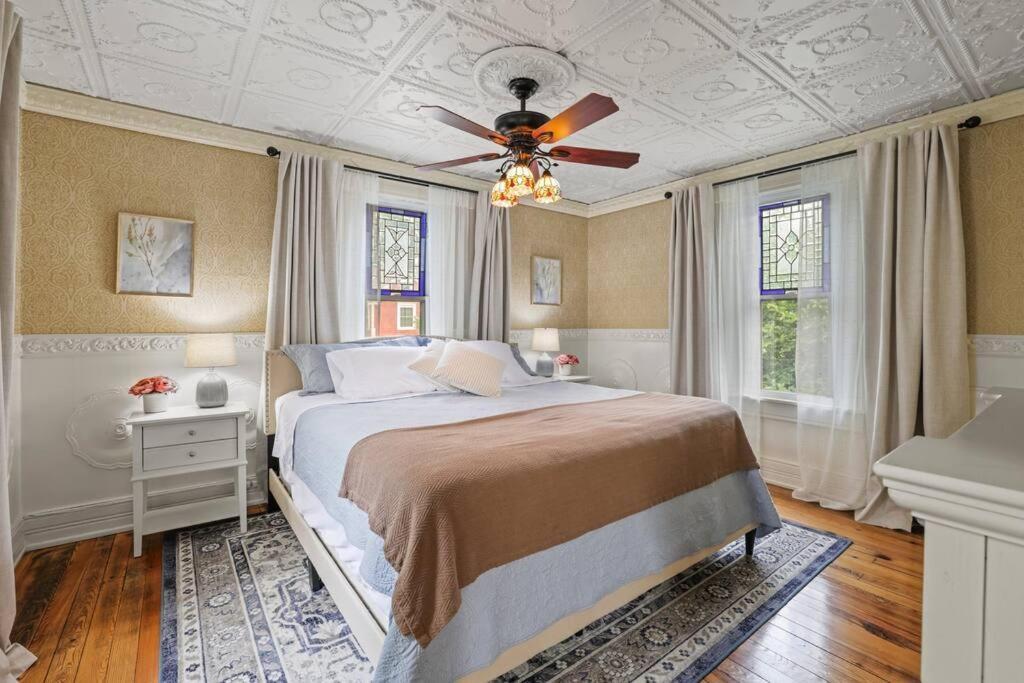 Charming Victorian Home - 2 Minutes To Downtown Lancaster Bagian luar foto