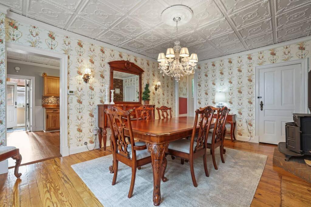 Charming Victorian Home - 2 Minutes To Downtown Lancaster Bagian luar foto