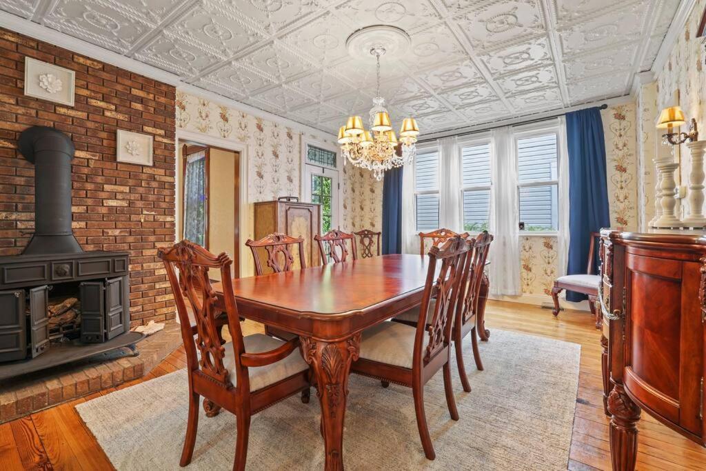 Charming Victorian Home - 2 Minutes To Downtown Lancaster Bagian luar foto